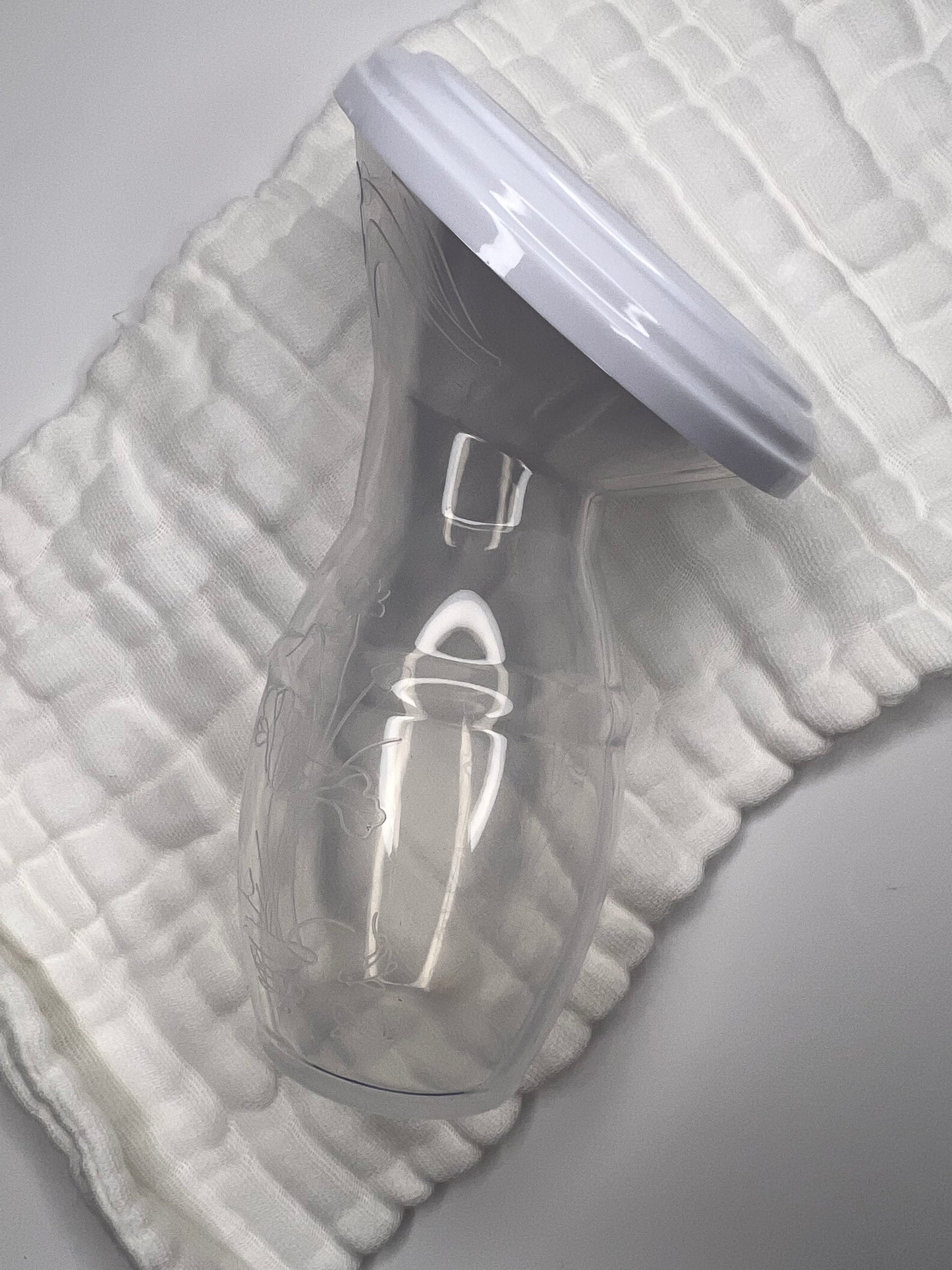 Breastmilk Saver with lid